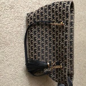 Micheal kors purse